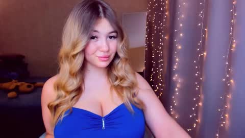 Snapshot of sarahmils chatting on March 2025 04:20:01 PM Sarah online show from March 2025 04:20:01 PM
