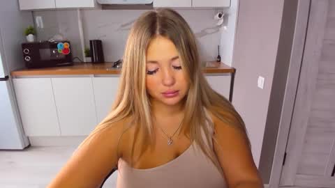 Snapshot of sarahmils chatting on September 2025 11:32:02 AM Sarah online show from September 2025 11:32:02 AM