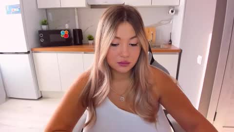 Snapshot of sarahmils chatting on September 2025 01:12:01 PM Sarah online show from September 2025 01:12:01 PM