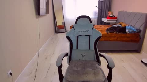 Sarah online show from April 2026 02:33:01 PM