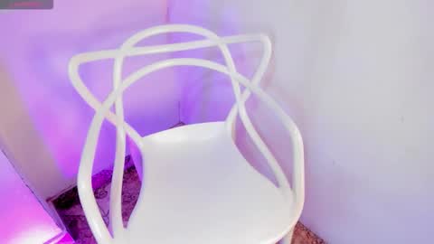 Snapshot of sarahnovoa_ chatting on November 2025 05:39:01 PM Sarahnovoa online show from November 2025 05:39:01 PM