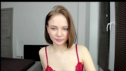 sarahphyllis online show from December 2024 09:00:02 PM