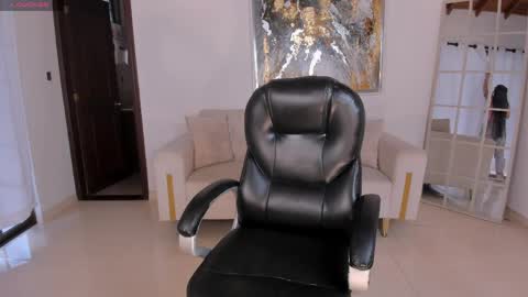 Sarah Rhodes online show from April 2026 11:48:01 AM