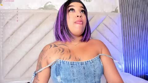 Snapshot of sarahrizof chatting on April 2026 05:36:02 AM Sara online show from April 2026 05:36:02 AM