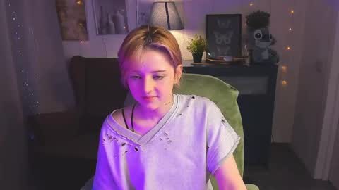 Snapshot of sarahshelby chatting on May 2026 09:20:02 PM Sarah online show from May 2026 09:20:02 PM