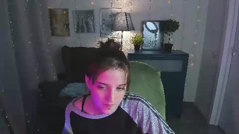 Snapshot of sarahshelby chatting on June 2026 05:11:02 PM Sarah online show from June 2026 05:11:02 PM