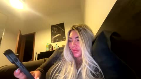 Sarah online show from February 2026 11:01:01 PM