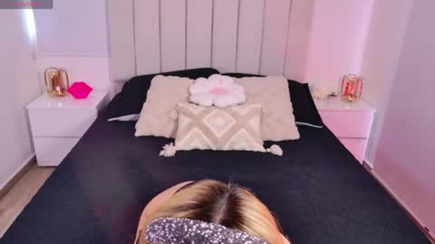 Snapshot of sarajonesxxx chatting on April 2026 04:24:01 PM Sara jones online show from April 2026 04:24:01 PM