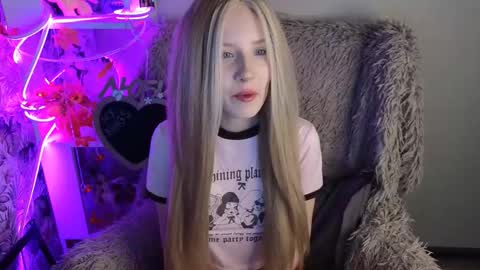 Sara online show from November 2025 03:38:01 AM