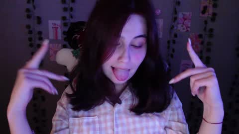 Snapshot of sarakinski chatting on January 2025 01:32:01 PM Sara online show from January 2025 01:32:01 PM