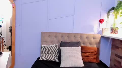 Sara and Edward online show from October 2025 12:33:01 PM