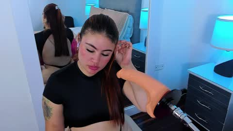 sararendon online show from April 2026 03:34:01 PM