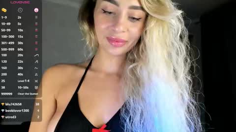 Sara online show from October 2025 08:31:01 PM