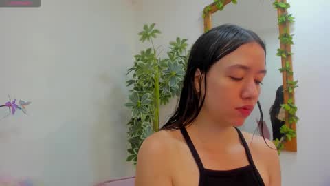 Snapshot of sarawagner_ chatting on February 2026 12:47:02 AM online show from February 2026 12:47:02 AM