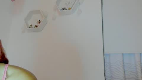 Saray  online show from November 2025 11:24:01 PM