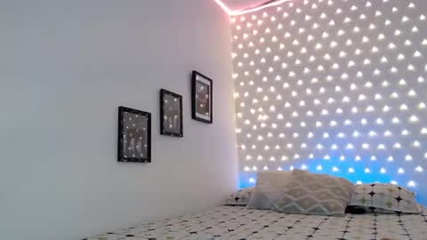 sarayander online show from December 2024 10:54:02 PM