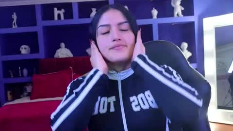 Snapshot of sari_belle chatting on September 2025 09:04:02 PM Sari online show from September 2025 09:04:02 PM