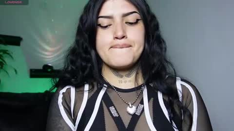 Snapshot of sari_belle chatting on September 2025 09:19:01 PM Sari online show from September 2025 09:19:01 PM