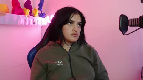 Snapshot of sari_belle chatting on October 2025 10:01:01 AM Sari online show from October 2025 10:01:01 AM