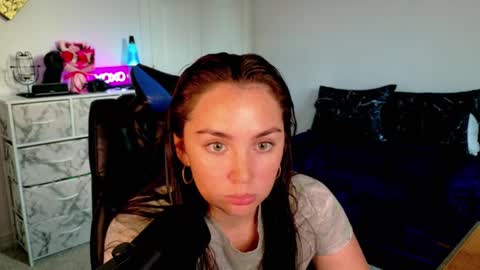 Snapshot of sariaaahh chatting on February 2026 10:25:02 PM sariaaahh online show from February 2026 10:25:02 PM