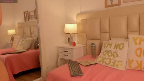 sarit_ online show from May 2026 07:56:02 PM