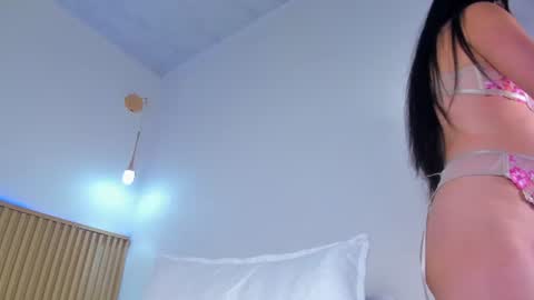 Snapshot of sarita__gomez chatting on June 2026 06:01:01 AM Sarita online show from June 2026 06:01:01 AM