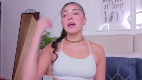 Snapshot of saritabratz chatting on October 2025 09:42:02 PM Sara online show from October 2025 09:42:02 PM