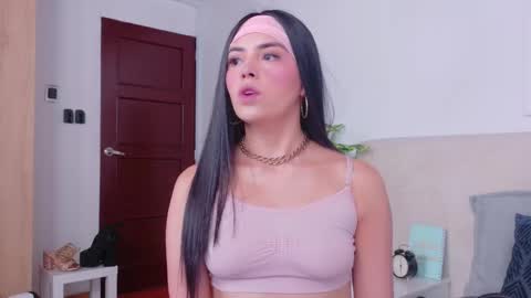 Snapshot of saritabratz chatting on November 2025 08:21:01 PM Sara online show from November 2025 08:21:01 PM