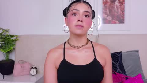 Snapshot of saritabratz chatting on November 2025 09:21:02 PM Sara online show from November 2025 09:21:02 PM