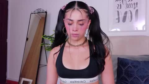 Snapshot of saritabratz chatting on November 2025 10:24:01 PM Sara online show from November 2025 10:24:01 PM