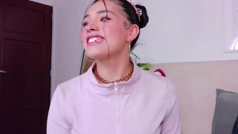 Snapshot of saritabratz chatting on December 2025 09:34:02 PM Sara online show from December 2025 09:34:02 PM