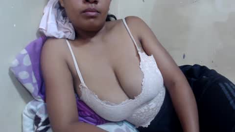 Snapshot of saronette chatting on December 2024 09:09:02 AM saronette online show from December 2024 09:09:02 AM