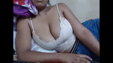 Snapshot of saronette chatting on January 2025 10:37:02 AM saronette online show from January 2025 10:37:02 AM