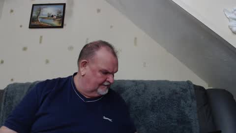 Snapshot of sarsapparilla chatting on December 2024 03:12:01 AM Andy online show from December 2024 03:12:01 AM