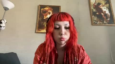 Mia online show from May 2026 02:14:01 PM