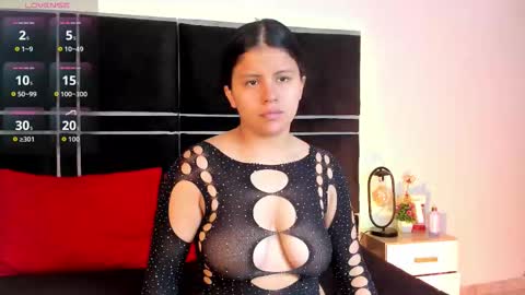 Sasha online show from November 2025 07:36:02 PM