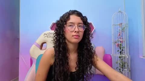 Snapshot of sashamonroee_ chatting on October 2025 04:09:01 AM SashaMonroee  online show from October 2025 04:09:01 AM