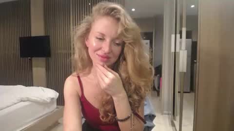 Sasha online show from October 2025 02:25:02 PM