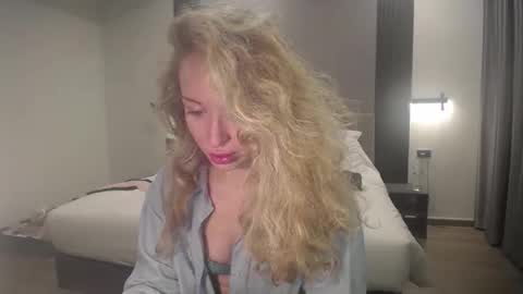 Sasha online show from March 2026 04:40:01 AM