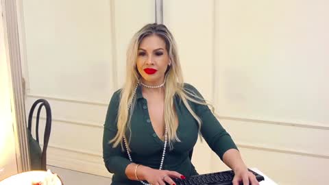 Snapshot of sashavaughn chatting on December 2024 03:44:01 AM Sasha online show from December 2024 03:44:01 AM