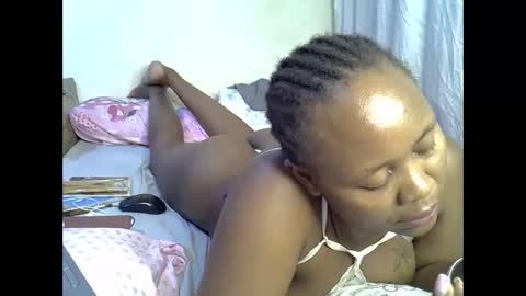 sassy_bella online show from November 2025 06:18:02 PM