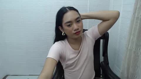 KEYLLA online show from December 2024 02:47:02 PM