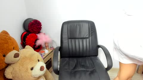 sassytiff online show from March 2026 01:28:01 PM