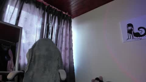    im expecting 300 thumbs up on my altar online show from January 2025 09:50:02 PM