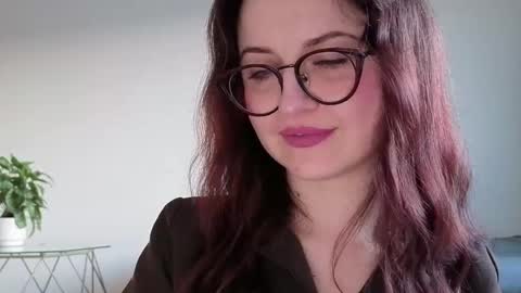 Lori online show from April 2026 05:28:01 PM