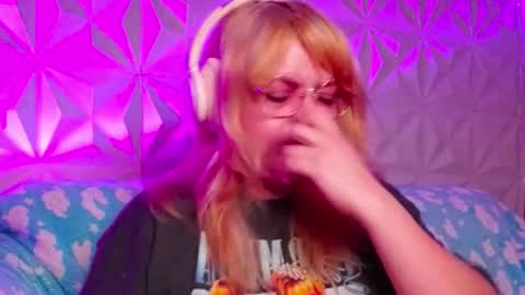 Gina George online show from October 2025 11:04:01 PM