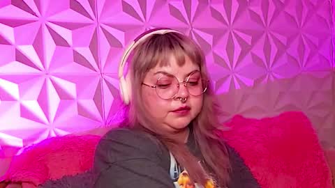 Gina George online show from November 2025 01:40:01 AM