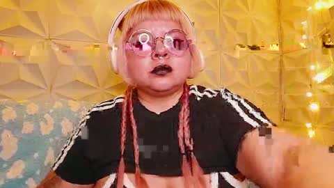 Snapshot of satyn_doll chatting on May 2026 12:30:01 AM Gina George online show from May 2026 12:30:01 AM