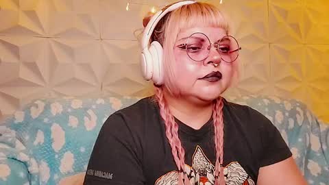 Snapshot of satyn_doll chatting on May 2026 12:18:01 AM Gina George online show from May 2026 12:18:01 AM