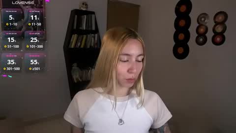 I AM JENN  online show from October 2025 09:36:01 PM